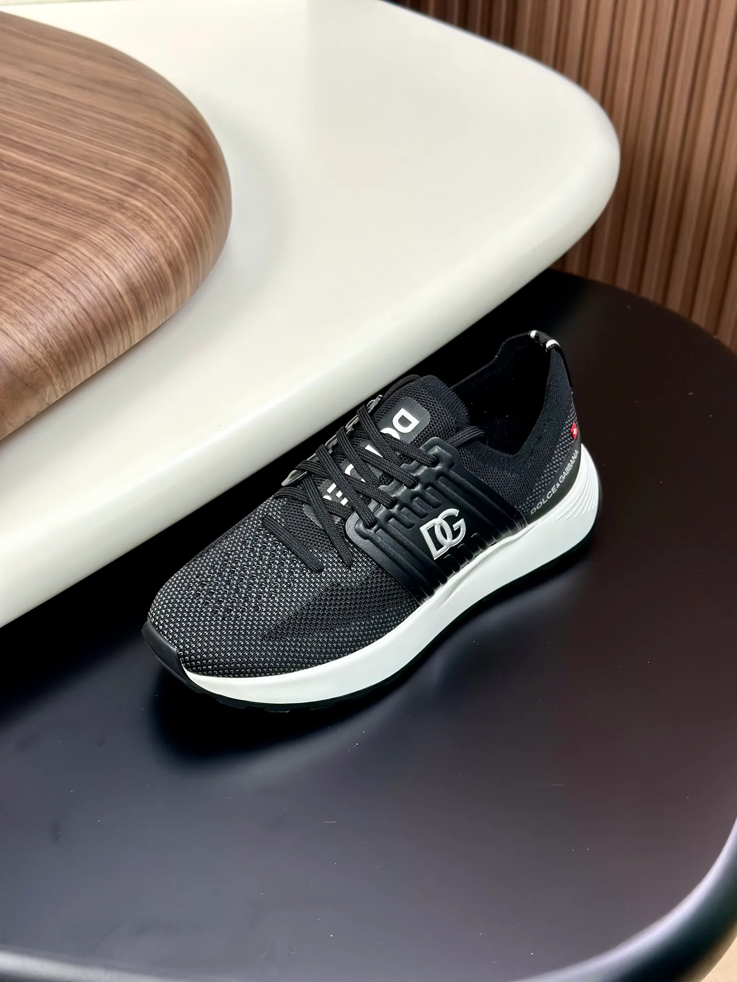 💰720••New arrivals••Dolce&Gabbana••DG✔️High-end men’s sports•casual shoes. Original goods from top counters. Original imported cowhide, multi-material splicing design ➕Imported cowhide lining, cowhide feet ➕Original TPR elastic outsole.  Size: 39-44 (38, 45 customized)